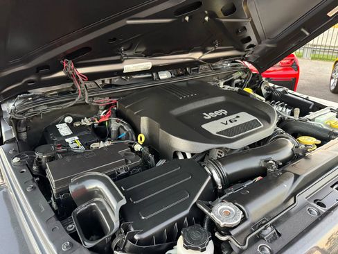 Used 2017 Jeep Wrangler Unlimited Sport w/ Connectivity Group image 39