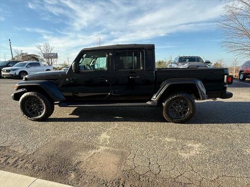 Certified 2025 Jeep Gladiator Sport image 6