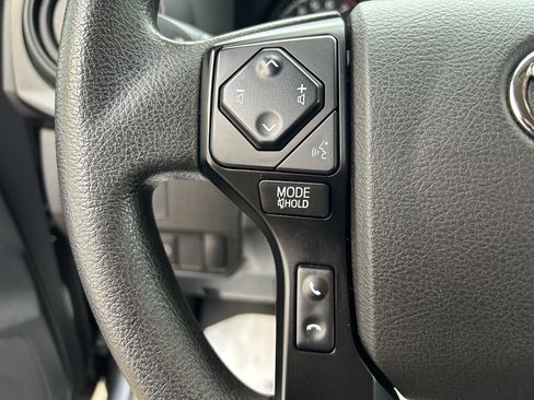 Used 2022 Toyota Tacoma SR AWD/4WD image 21