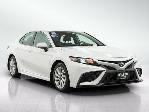 Used 2024 Toyota Camry SE FWD image 7