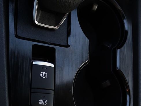 Used 2023 Nissan Rogue SV image 32