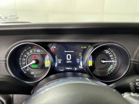 Used 2022 Jeep Wrangler Unlimited Sahara w/ Cold Weather Group image 17