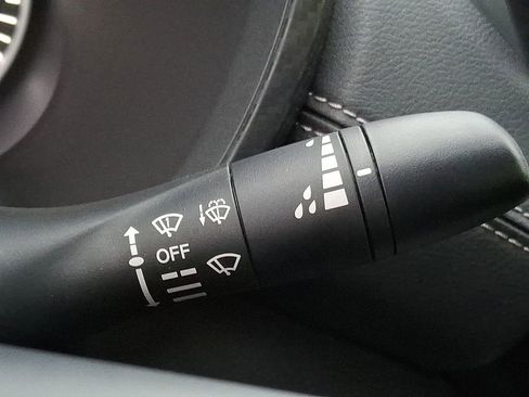 Used 2025 Nissan Sentra SV image 22