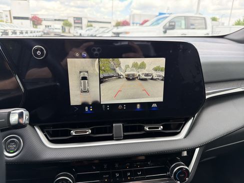 Used 2025 Chevrolet Equinox LT w/ Safety and Technology Package FWD image 25