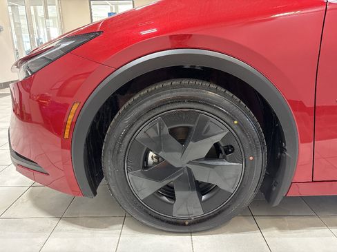 New 2026 Toyota Prius LE FWD image 7