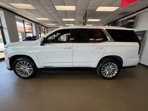 Used 2023 Cadillac Escalade Premium Luxury AWD/4WD image 8