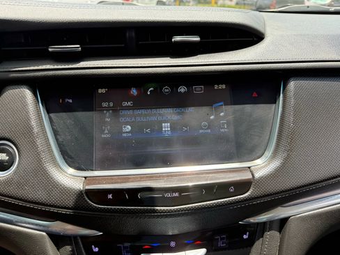 Used 2017 Cadillac XT5 Luxury image 29