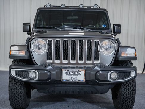 Used 2018 Jeep Wrangler Unlimited Sahara AWD/4WD image 2