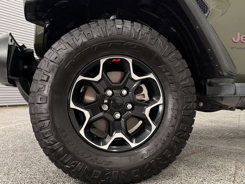 Used 2023 Jeep Wrangler Unlimited Rubicon AWD/4WD image 12