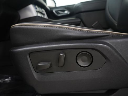 Used 2021 GMC Yukon XL SLT w/ SLT Premium Package image 27