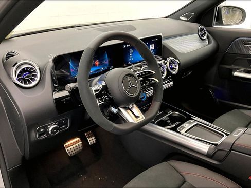 New 2026 Mercedes-Benz GLA 35 AMG 4MATIC image 6