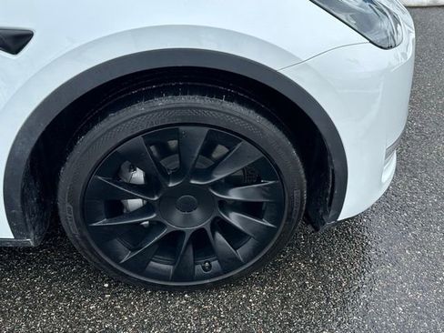 Used 2023 Tesla Model Y Long Range image 14