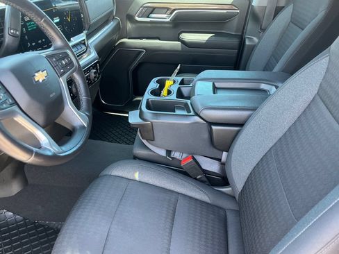 Used 2022 Chevrolet Silverado 1500 LT AWD/4WD image 17