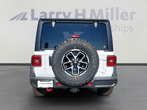 New 2025 Jeep Wrangler Unlimited Rubicon w/ Technology Group image 5