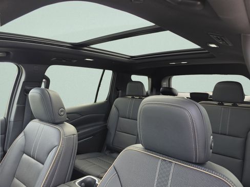 New 2026 Chevrolet Traverse High Country FWD image 25