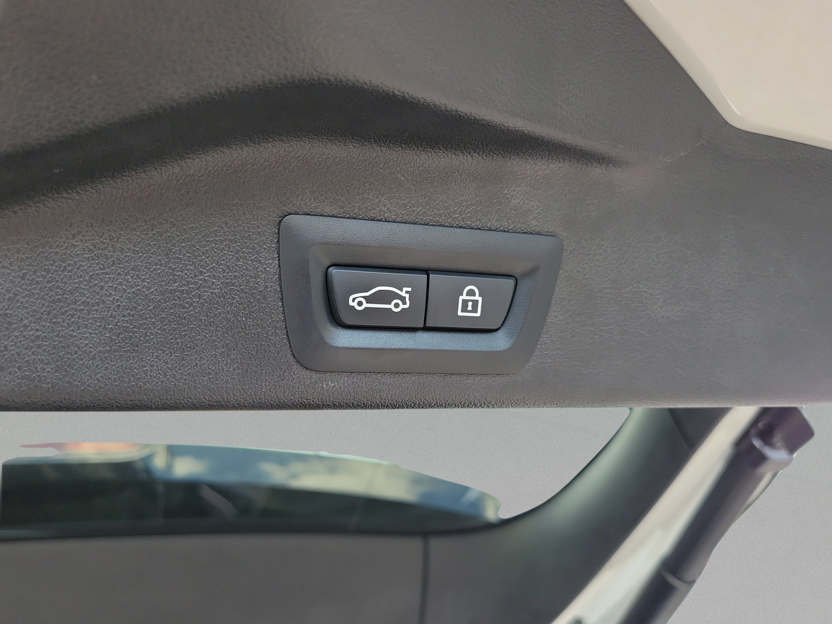 Used 2022 BMW X5 M50i AWD/4WD image 6