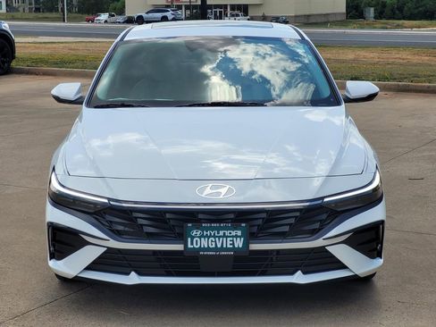 New 2025 Hyundai Elantra Limited image 2