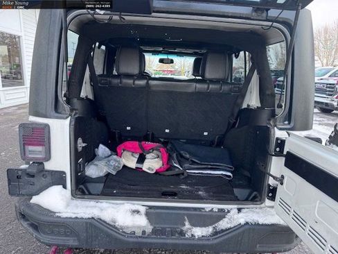 Used 2017 Jeep Wrangler Unlimited Rubicon image 6