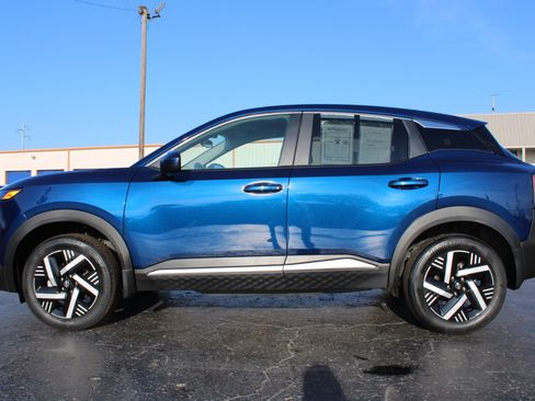 Used 2025 Nissan Kicks SV image 10