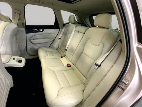Used 2025 Volvo XC60 B5 Plus w/ Protection Package Premier AWD/4WD image 20
