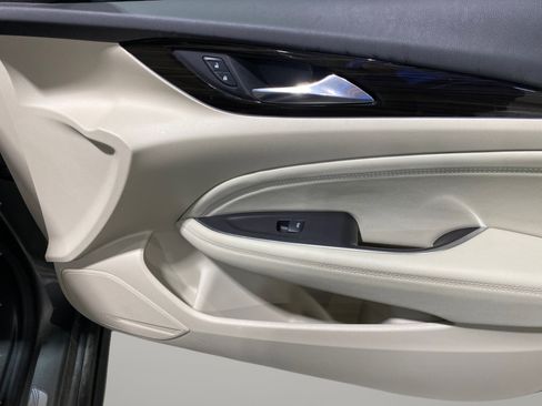 Used 2019 Buick Regal Essence image 25
