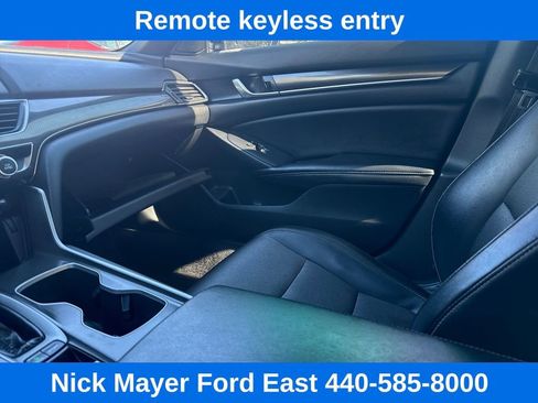 Used 2018 Honda Accord Sport image 14