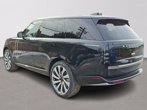 New 2026 Land Rover Range Rover SE image 4