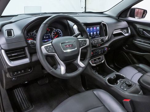 Used 2024 GMC Terrain SLT w/ Tech Package image 2