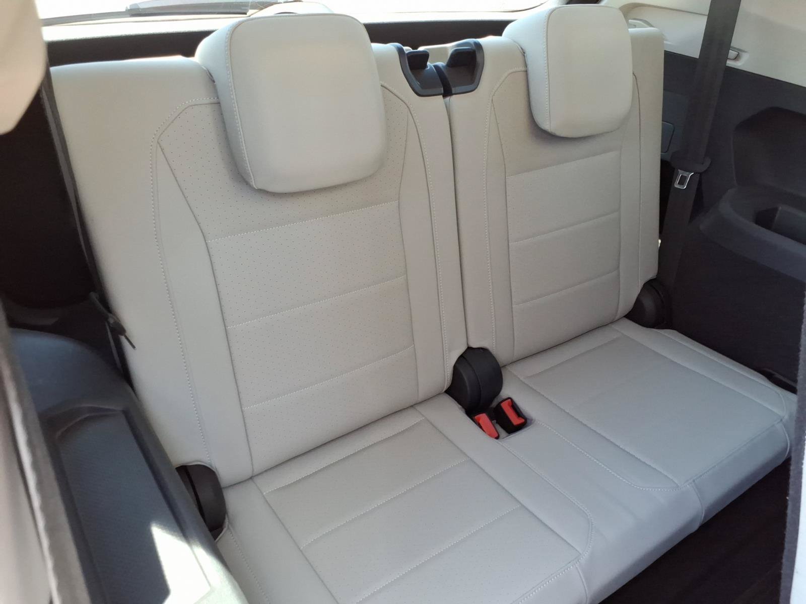 Used 2019 Volkswagen Tiguan SEL FWD image 15