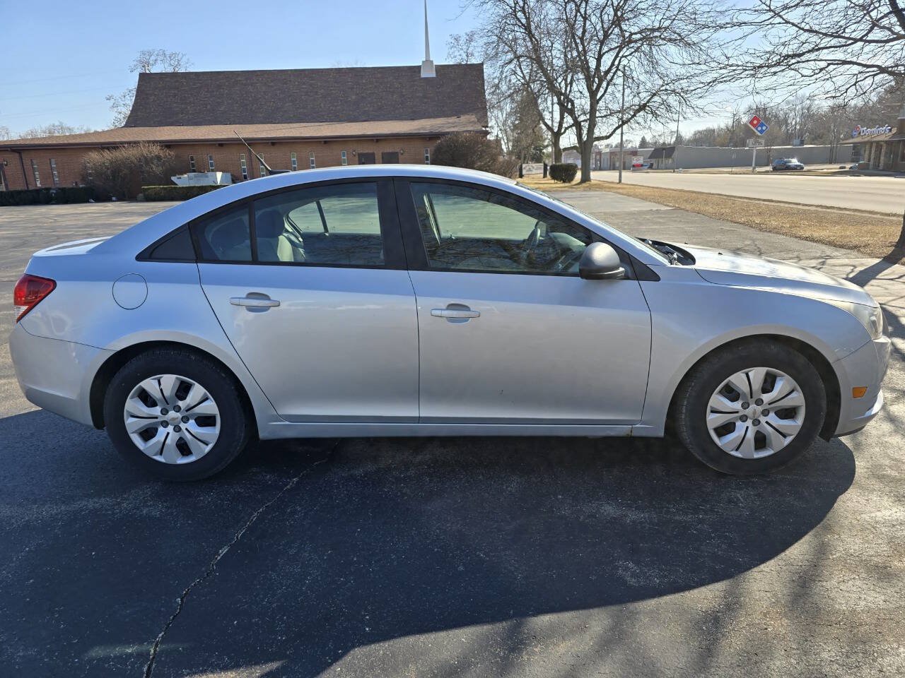 Used 2013 Chevrolet Cruze LS FWD image 5
