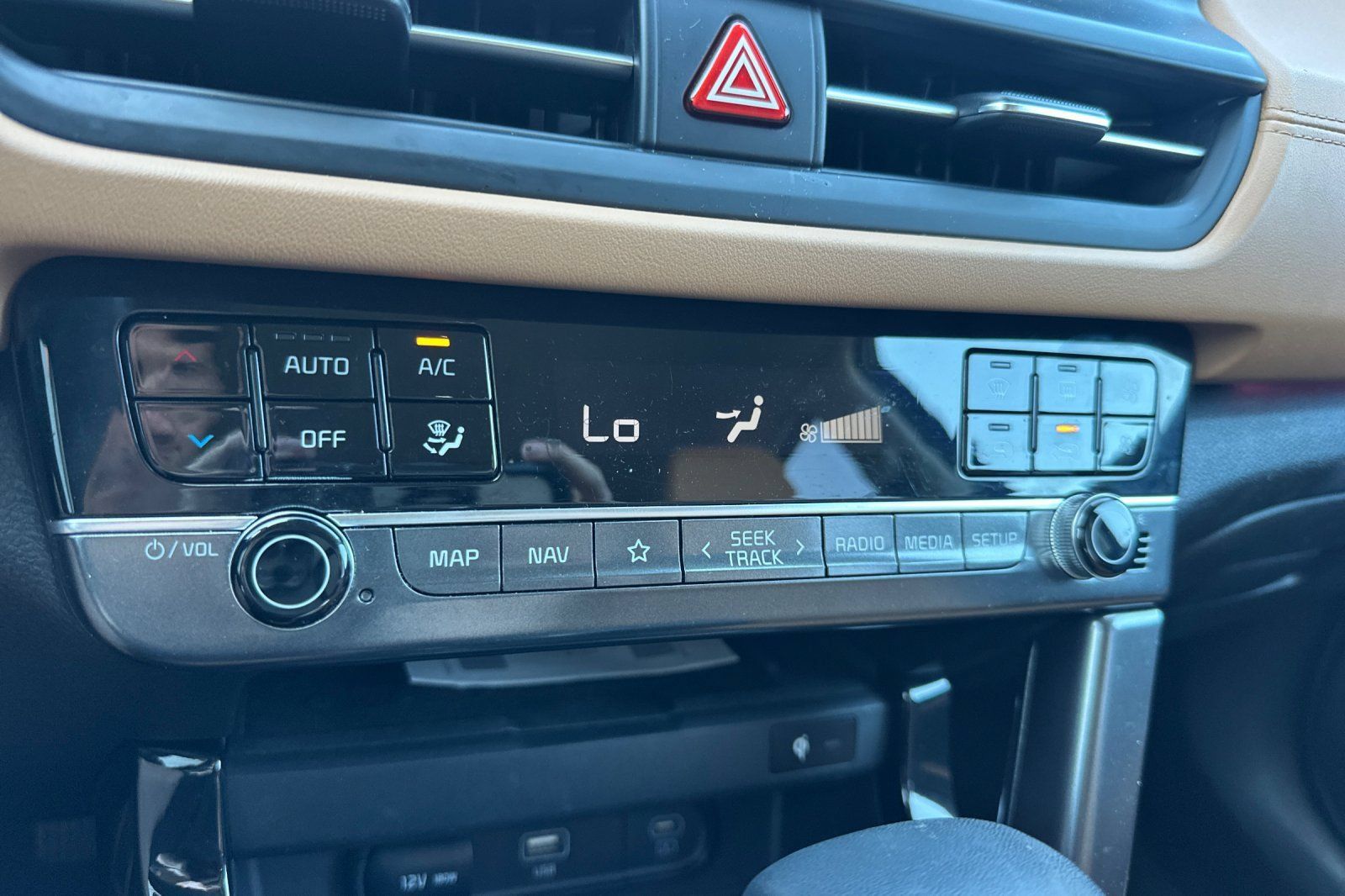 Certified 2024 Kia Seltos EX FWD image 28