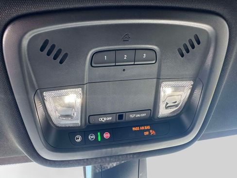 Certified 2023 Chevrolet Traverse LT FWD image 33