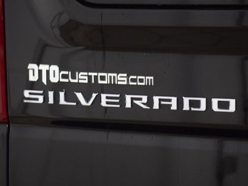 Used 2024 Chevrolet Silverado 1500 High Country w/ High Country Premium Package image 20