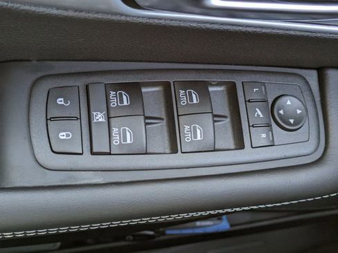 New 2026 Chrysler Pacifica Select FWD image 24