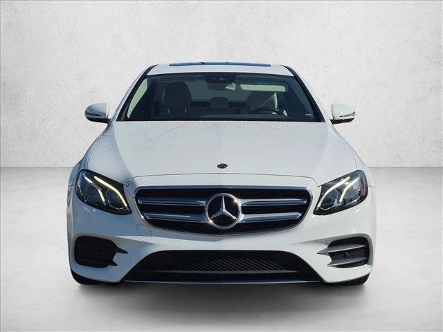 Used 2018 Mercedes-Benz E 400 4MATIC Sedan image 3