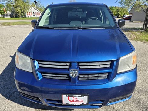 Used 2010 Dodge Grand Caravan SE FWD image 2