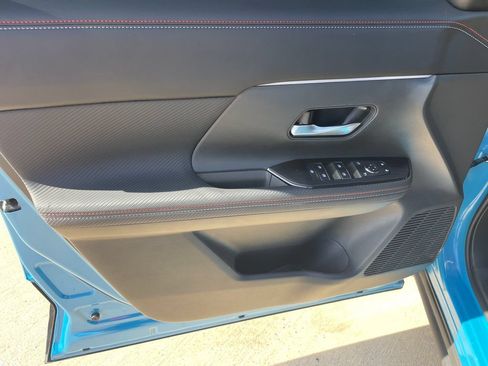 Certified 2025 Nissan Kicks SR FWD image 21