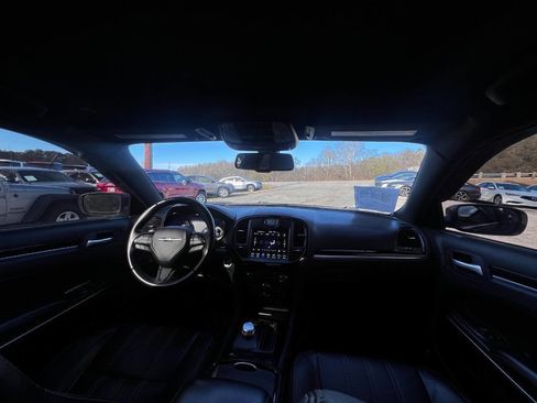 Used 2018 Chrysler 300 S w/ 300S Premium Group image 12