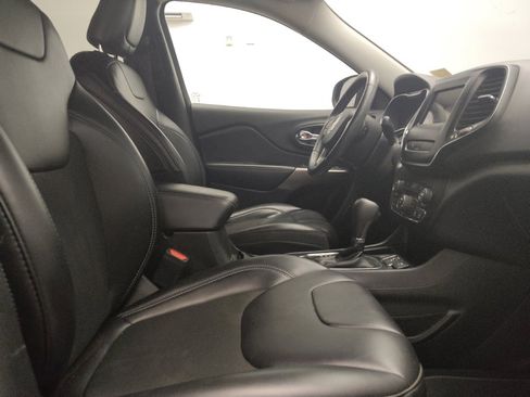 Used 2020 Jeep Cherokee Latitude Plus FWD image 21