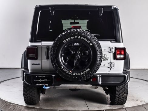 Used 2023 Jeep Wrangler Unlimited w/ Cold Weather Group AWD/4WD image 5