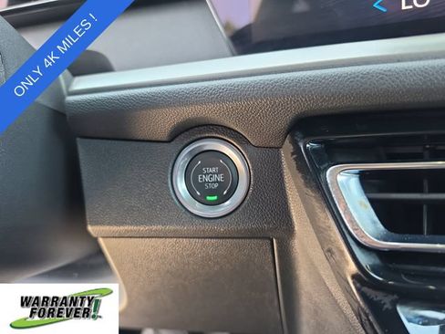 Used 2026 Chevrolet Traverse LT FWD image 30