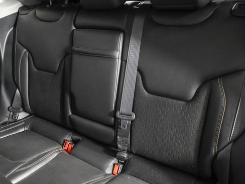 Used 2018 Jeep Compass Latitude w/ Popular Equipment Group image 38