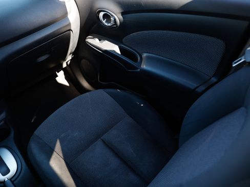 Used 2014 Nissan Versa SV image 22