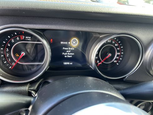 Used 2022 Jeep Gladiator Mojave w/ Cold Weather Group AWD/4WD image 7