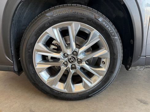 Used 2021 Toyota Highlander Limited FWD image 62