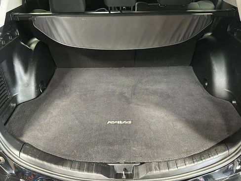 Used 2017 Toyota RAV4 LE w/ Carpet Mat Package AWD/4WD image 13