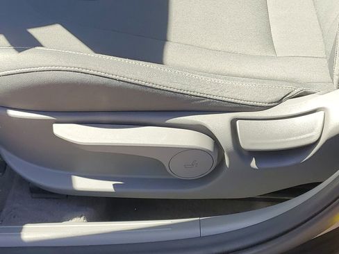 Used 2025 Hyundai Elantra SEL image 19