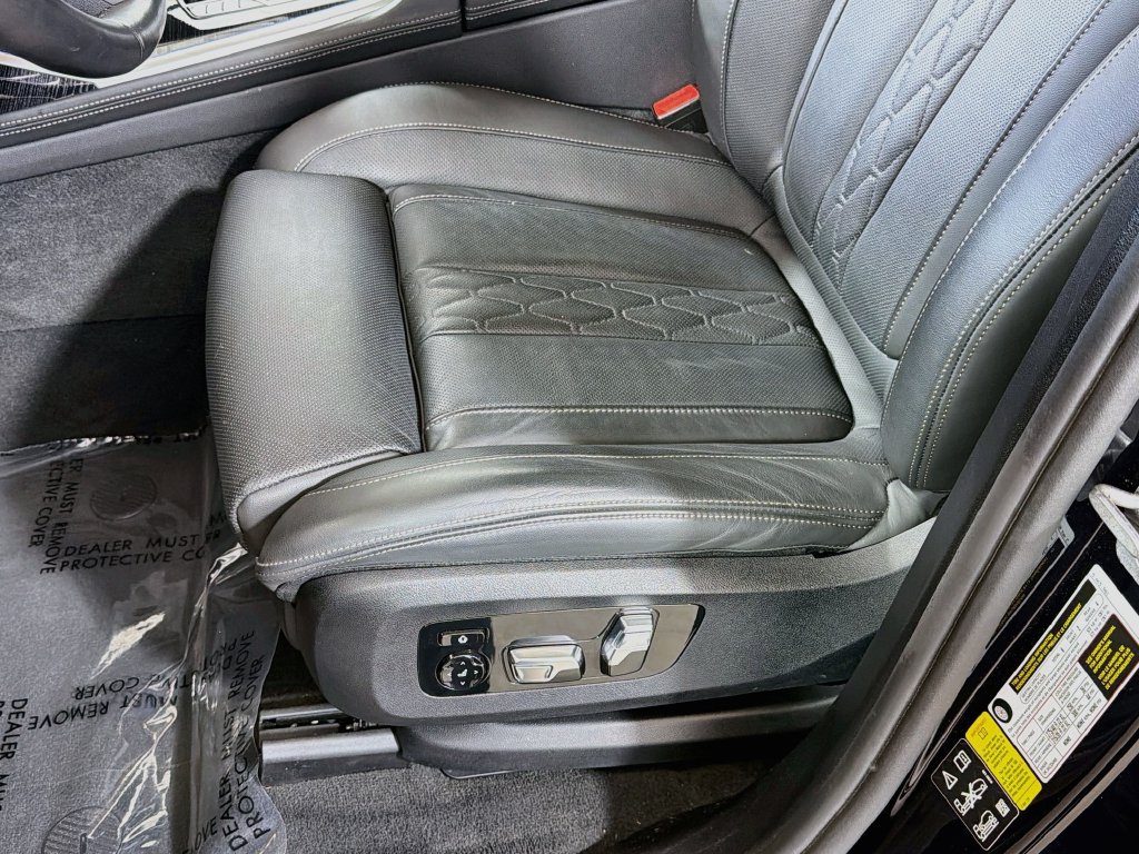 Used 2024 BMW X7 xDrive40i w/ Executive Package AWD/4WD image 21