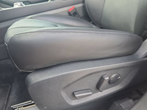 Used 2021 Ford Edge Titanium FWD image 26