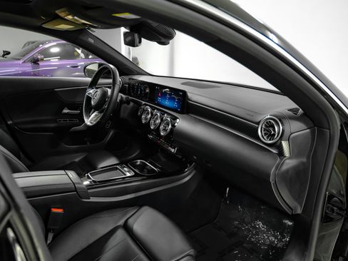 Used 2025 Mercedes-Benz CLA 250 4MATIC w/ Driver Assistance Package image 17